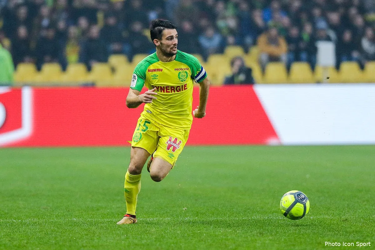 officiel leo dubois signe a lyon jusqu en 2022 iconsport icon lem 200118 45 18208569