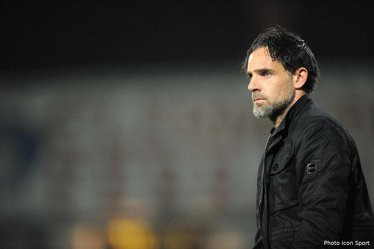 officiel marco simone entraineur de laval iconsport jpt 270412 66 67160438