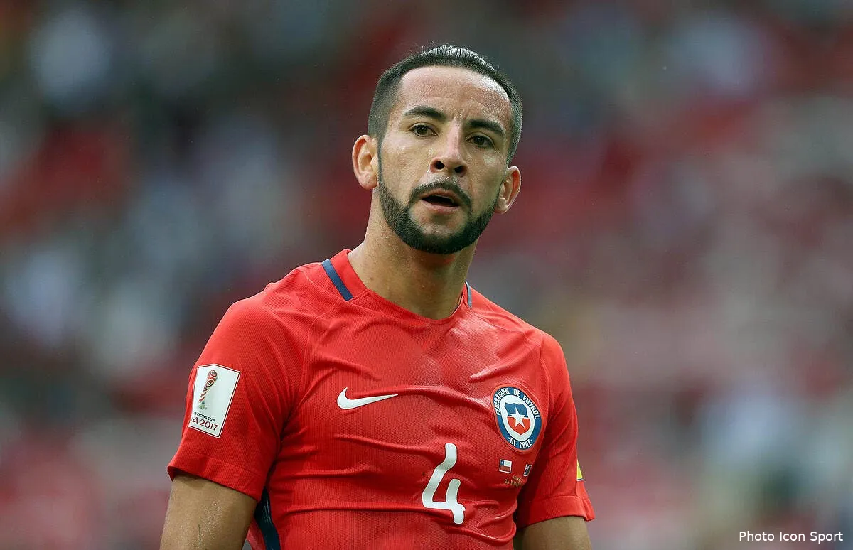 officiel mauricio isla file aussi en turquie iconsport icon 31871748187087