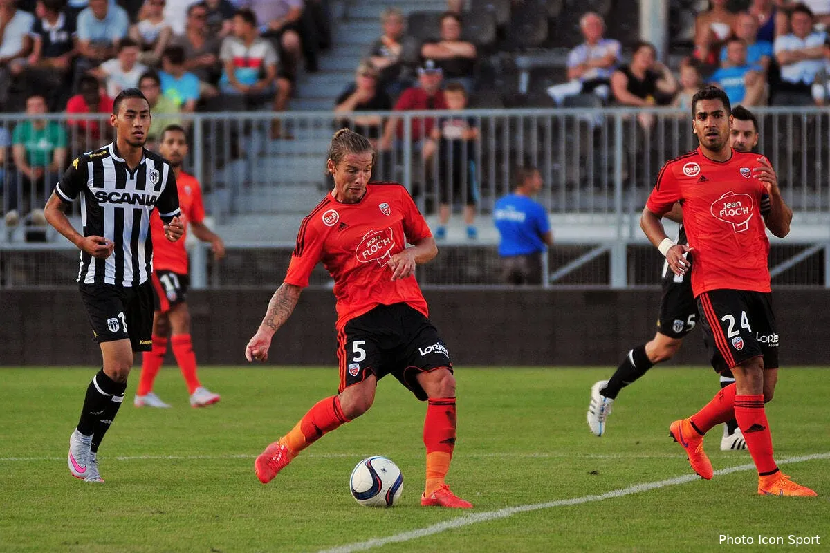 officiel mostefa quitte lorient pour bastia iconsport leb 010815 03 15119275