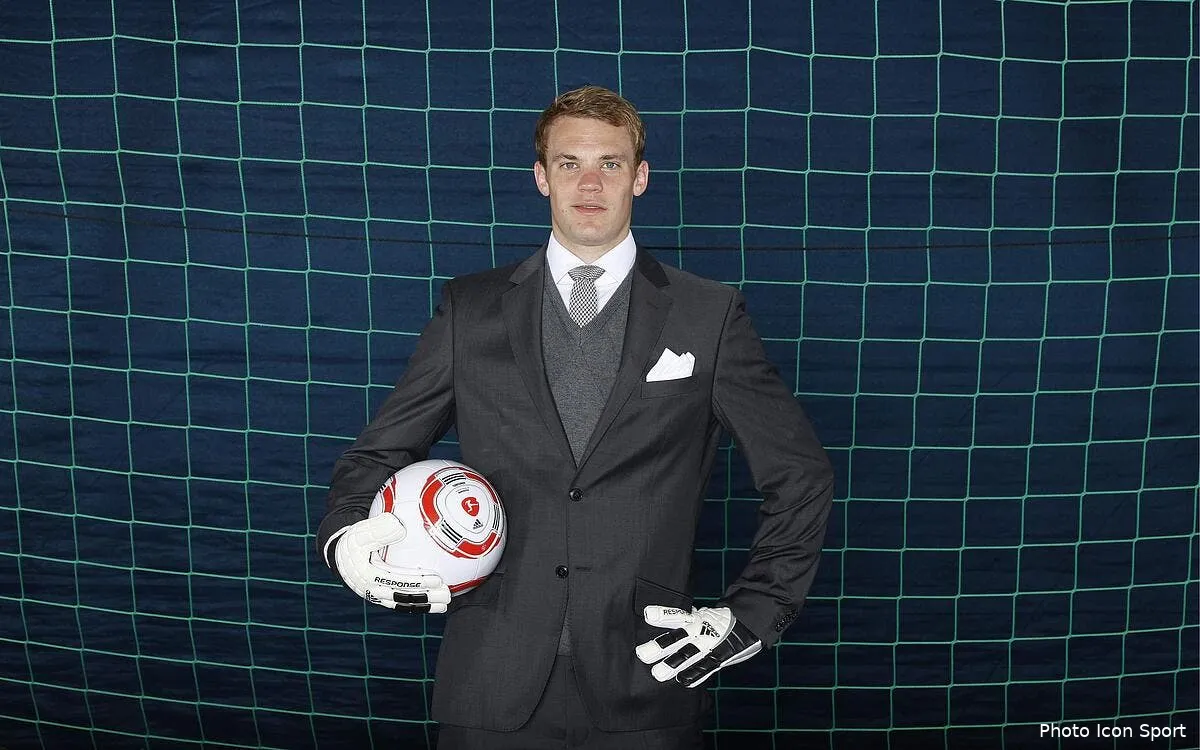 officiel neuer rejoint le bayern munich iconsport fir 290511 08 1820218