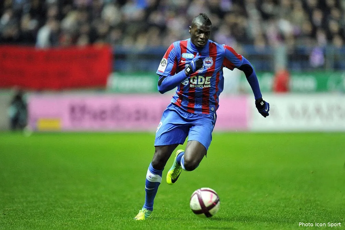 officiel niang quitte caen et signe 3 ans au milan ac iconsport noe 021211 05 5939104