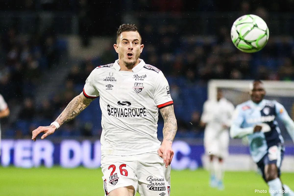 officiel nolan roux rebondit a nimes au mercato icon gh8p5232276941