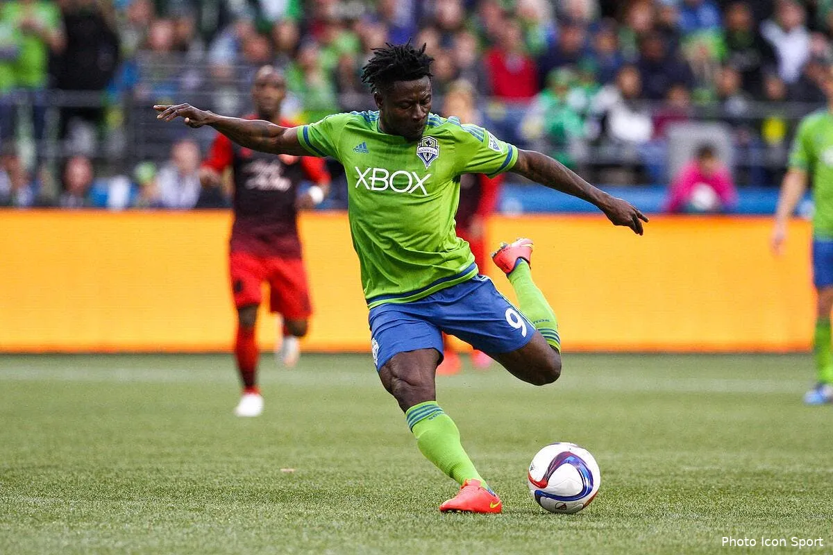 officiel obafemi martins file aussi en chine iconsport csm 250415 09 16133948