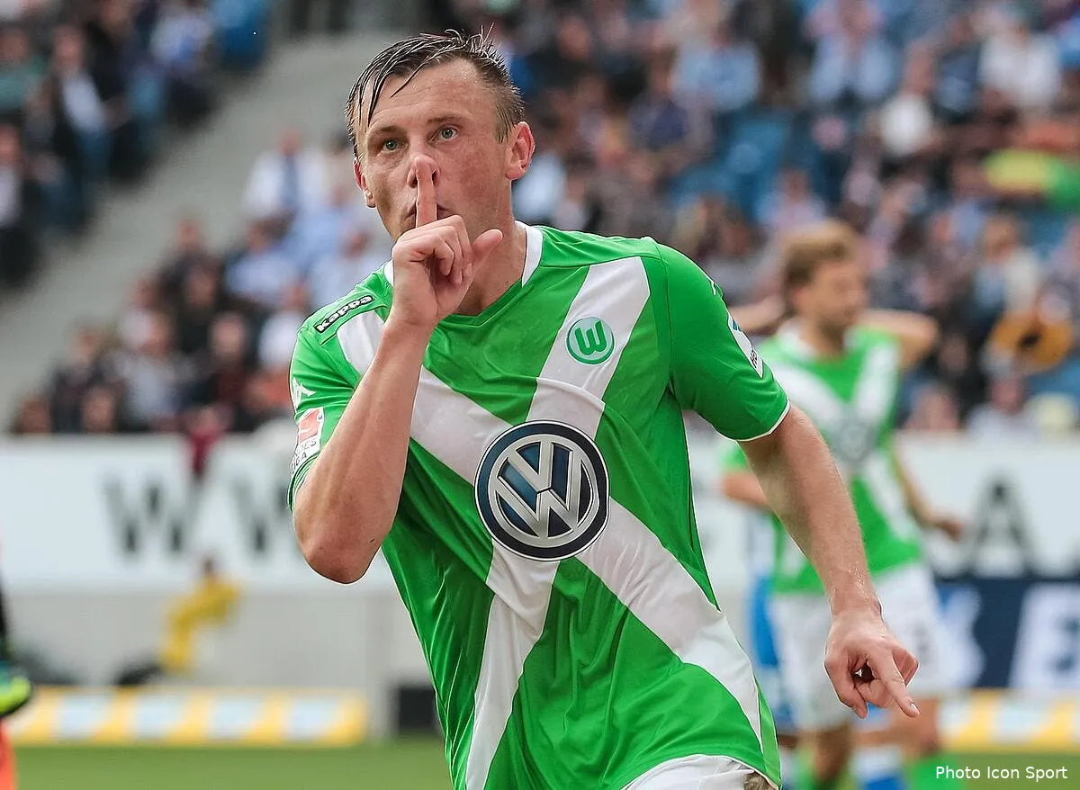 officiel olic quitte wolfsburg pour hambourg iconsport fir 130914 08 08102973