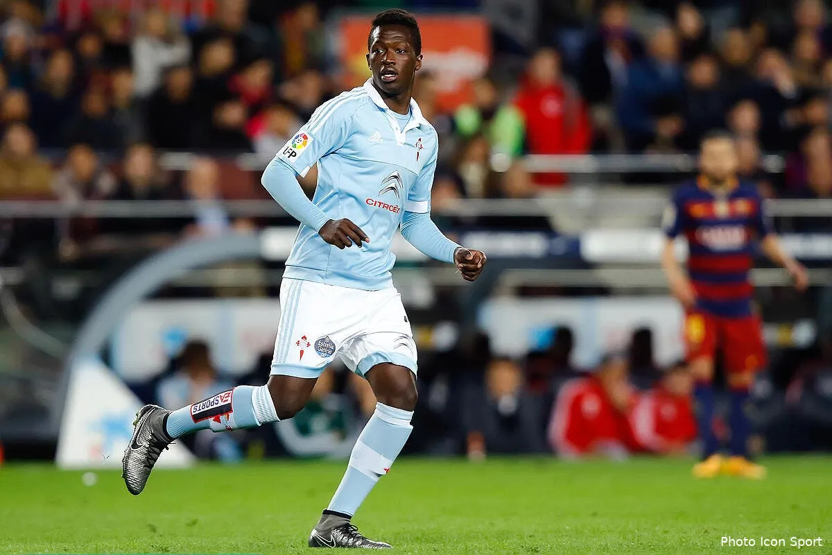 officiel pape cheikh diop rejoint lyon iconsport bag 140216 17 02191288