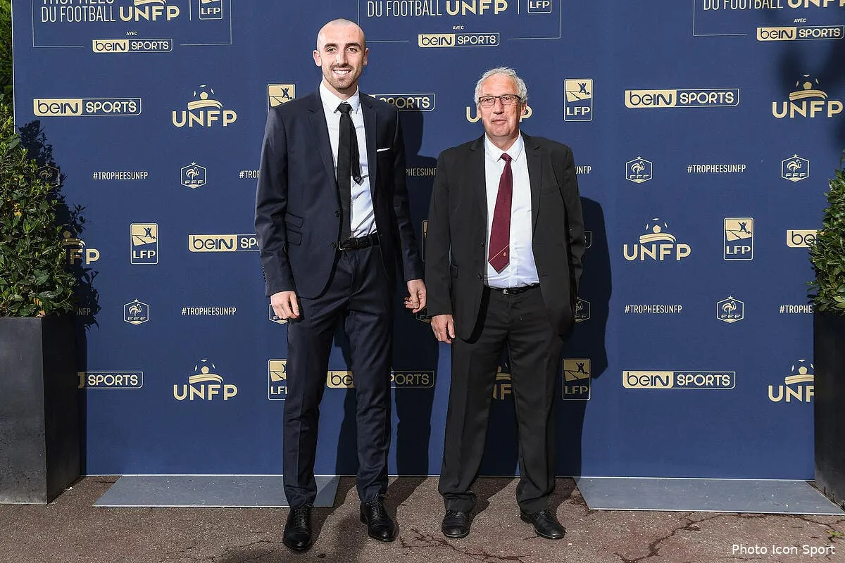 officiel paul bernardoni prolonge a bordeaux et rejoint nimes iconsport icon dib 130518 08 03224007