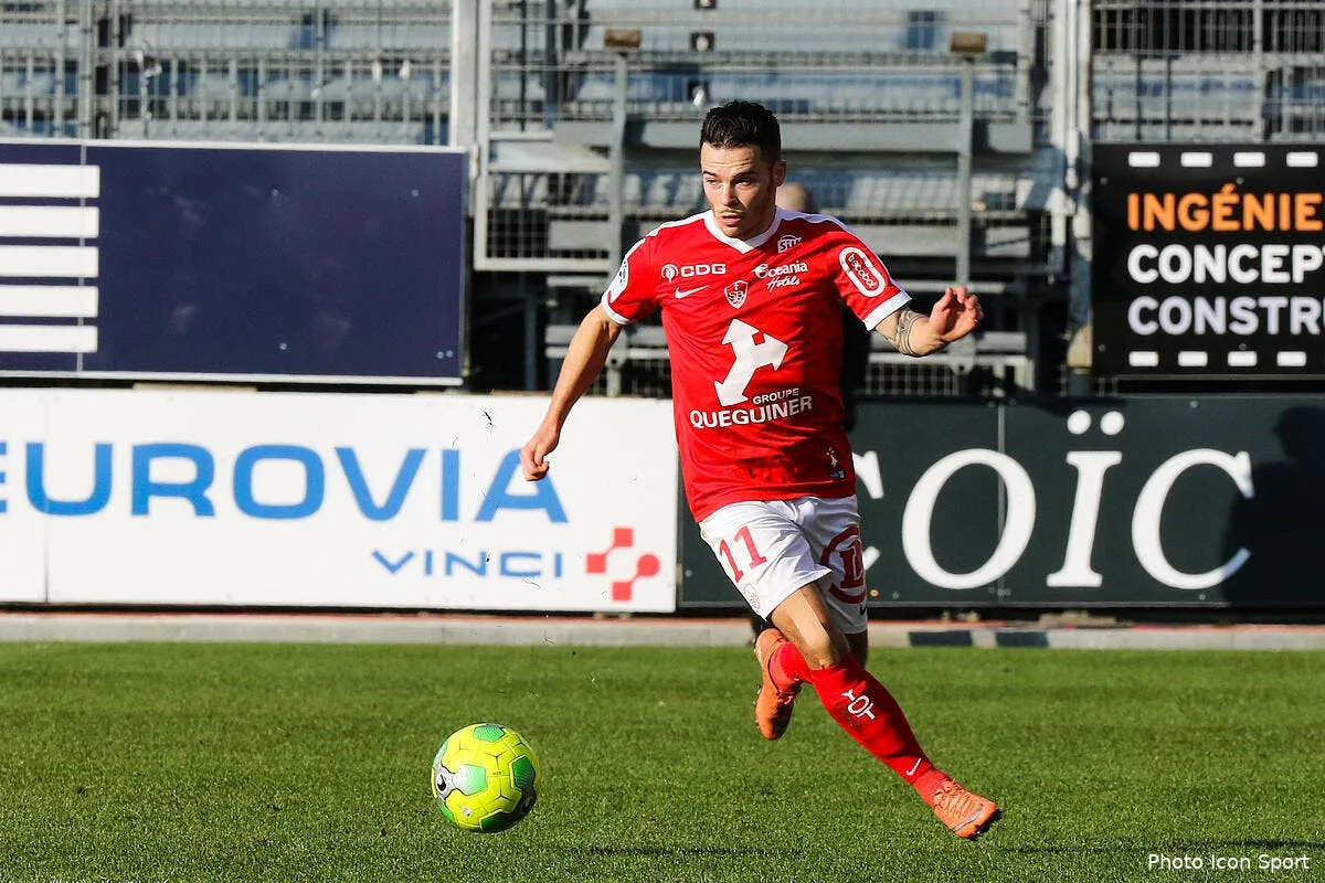 officiel pele rejoint troyes iconsport lem 180217 94 18184207