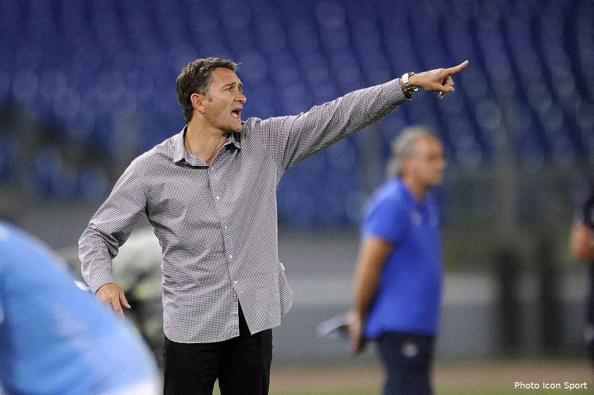 officiel philippe montanier nouvel entraineur du stade rennais iconsport alf 130811 07 9357659