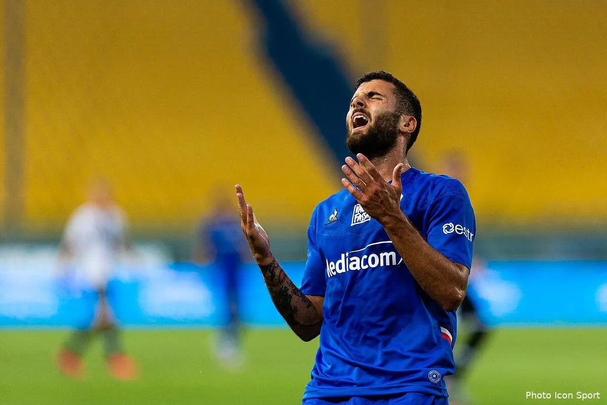 officiel piste par l om cutrone retourne a wolverhampton icon italy photo press 963678 303551