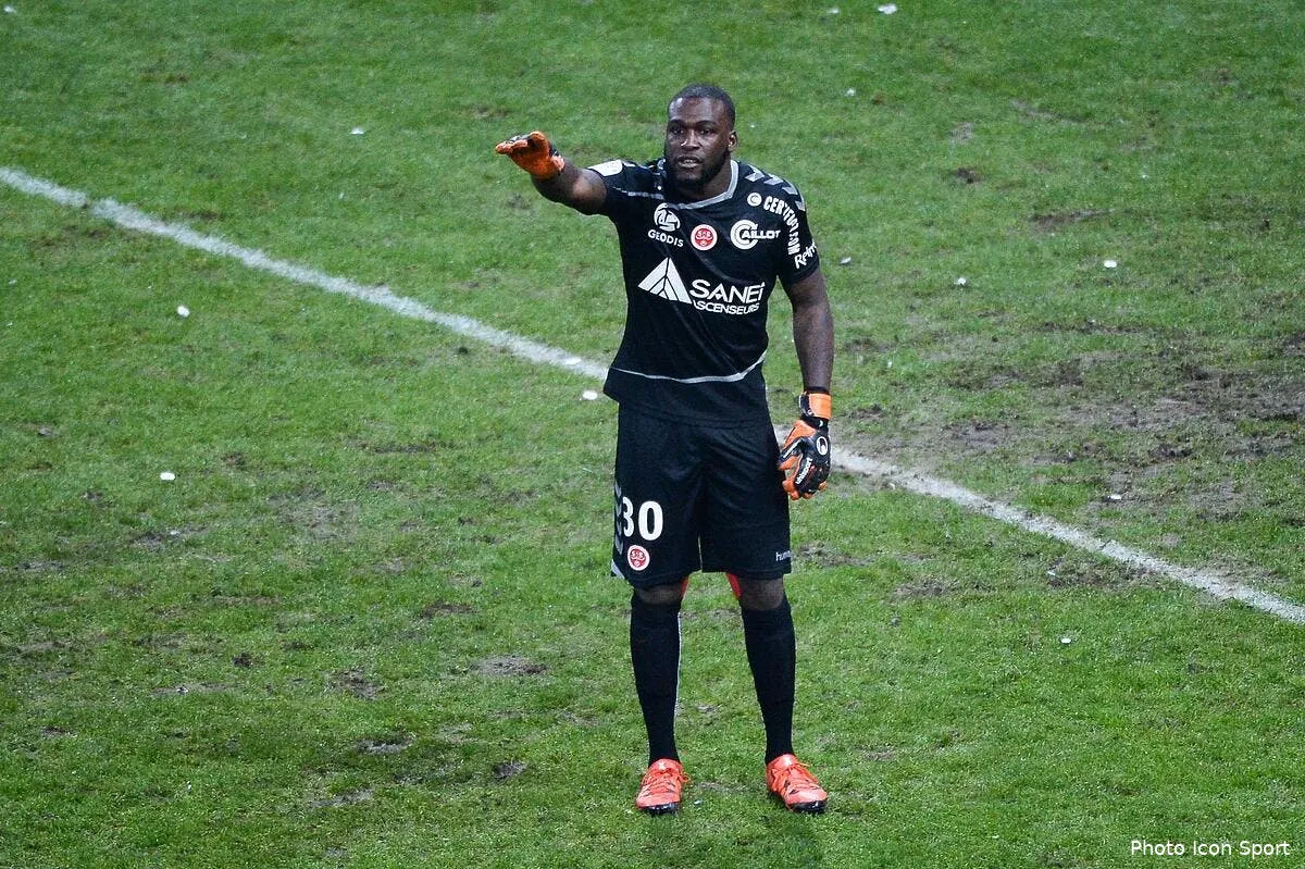 officiel placide signe pour six mois a guingamp iconsport nlg 240116 17 84170986