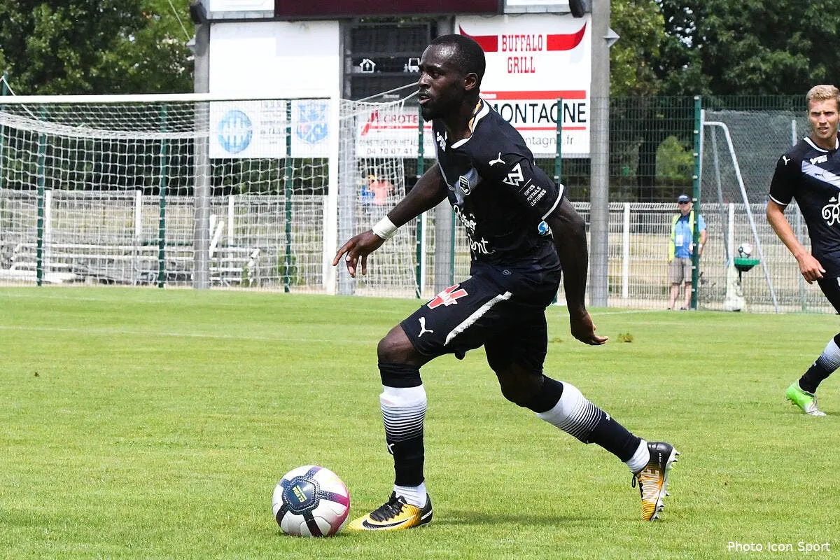 officiel poundje prolonge a bordeaux iconsport icon leb 130718 75 48225303