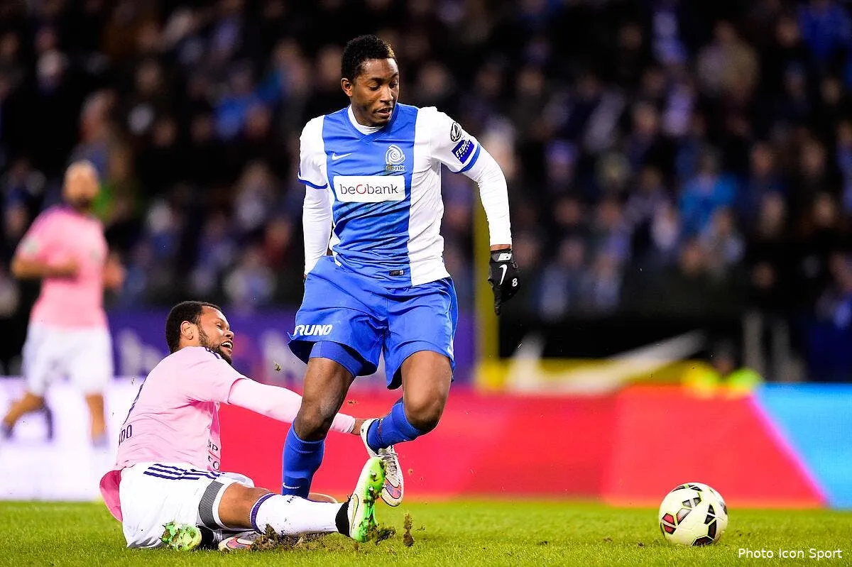 officiel rolando signe a l om iconsport blg 220215 18 09119717