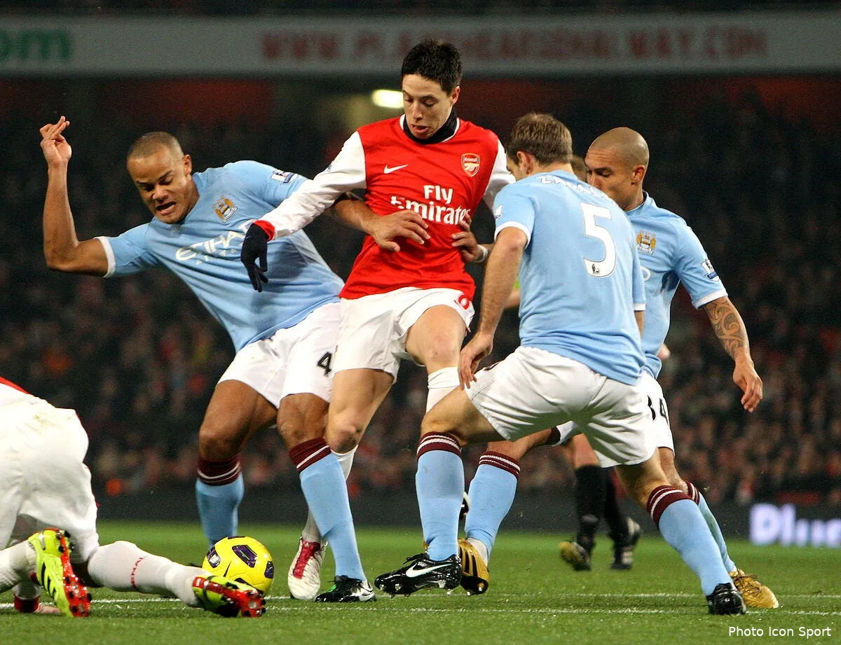 officiel samir nasri signe a manchester city iconsport cam 050111 07 0323708