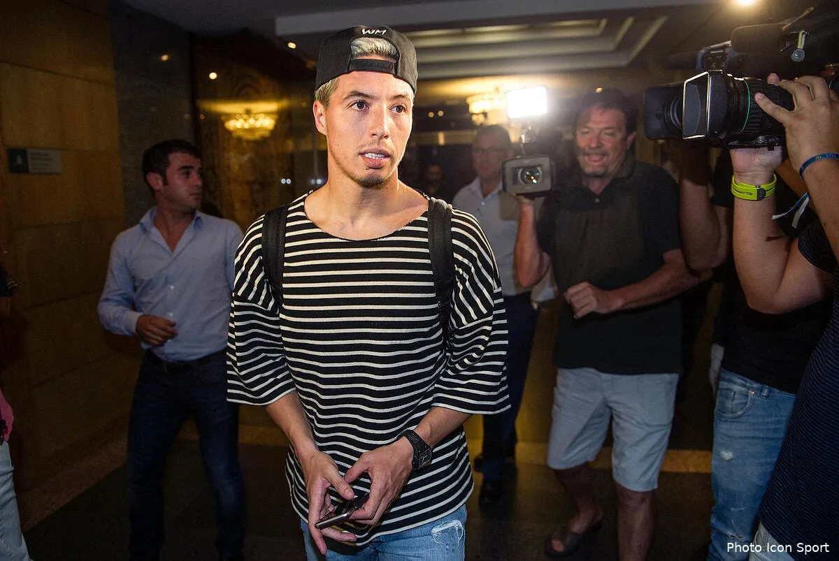 officiel samir nasri signe a west ham icon mar 300816 10 03240589