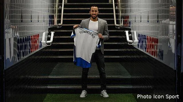 officiel townsend signe a newcastle czvsk ew0ailsdm131801