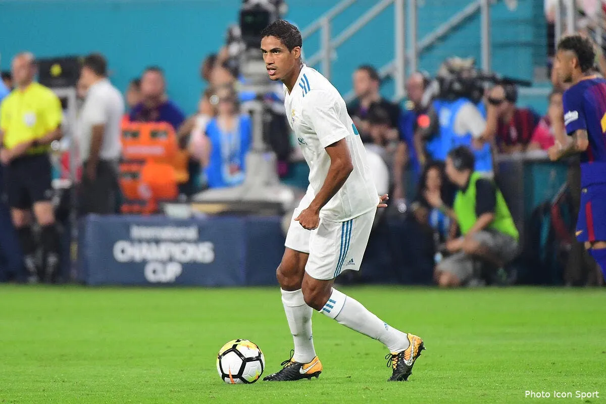 officiel varane prolonge au real madrid jusqu en 2022 iconsport icon win 290717 01 12178194695