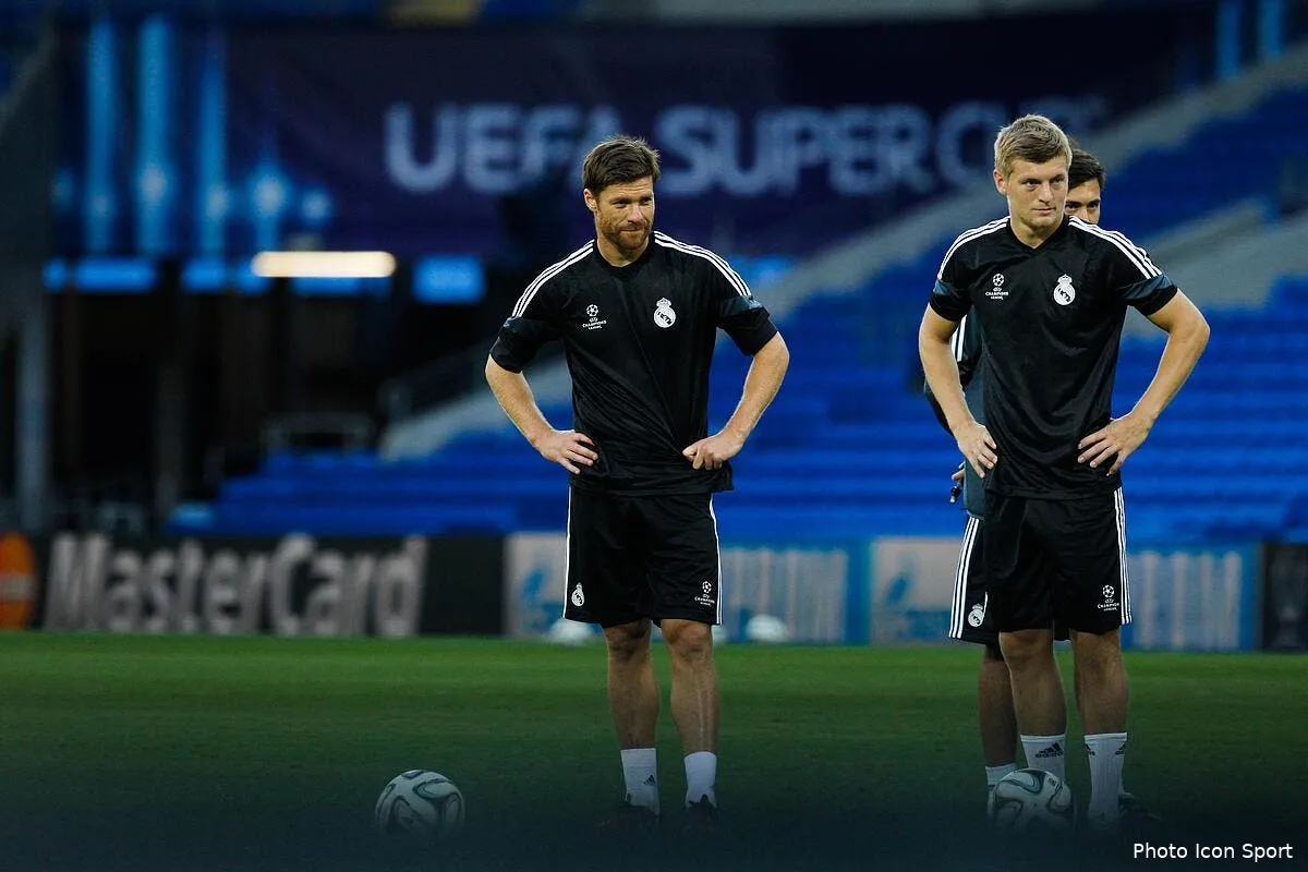 officiel xabi alonso signe au bayern munich iconsport mar 110814 87 0190775