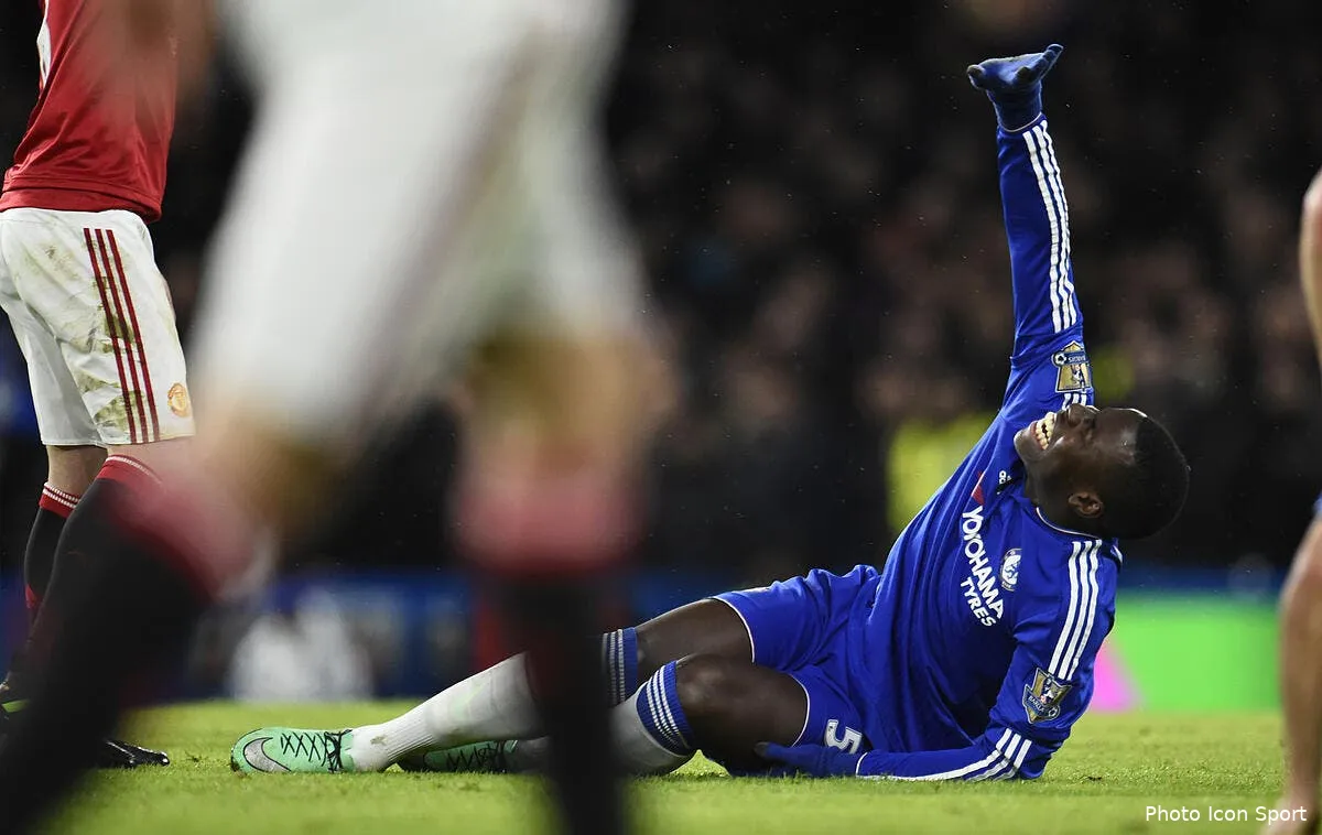 officiel zouma saison terminee et forfait pour l euro 2016 iconsport bpi 070216 01 09133017