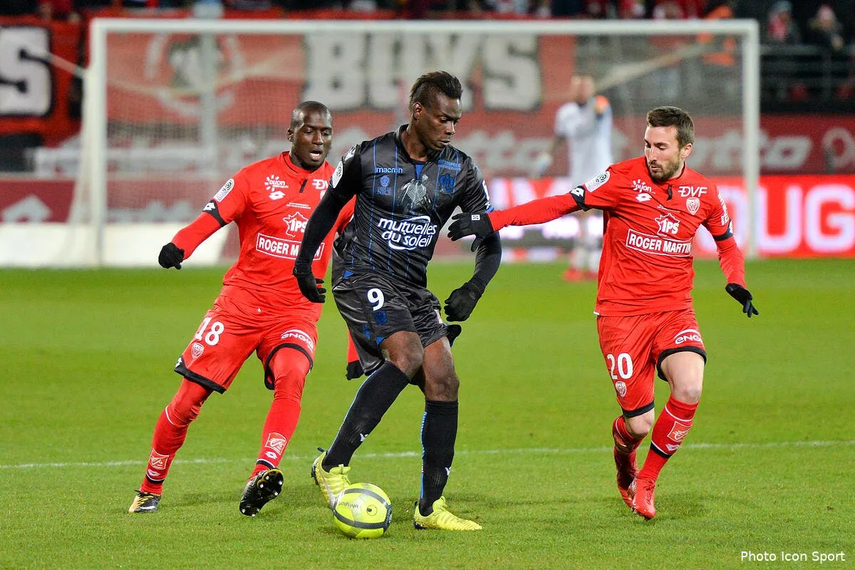 ogcn balotelli victimes d insultes racistes la lfp va faire son enquete icon poy 100218 01 16209785