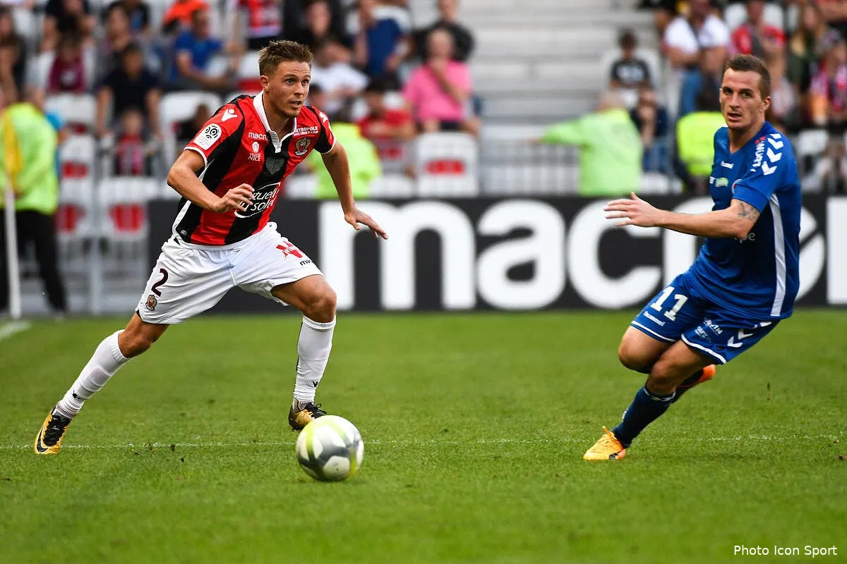ogcn la defense de nice prend l eau favre accuse le coup icon zua 221017 02 05197327