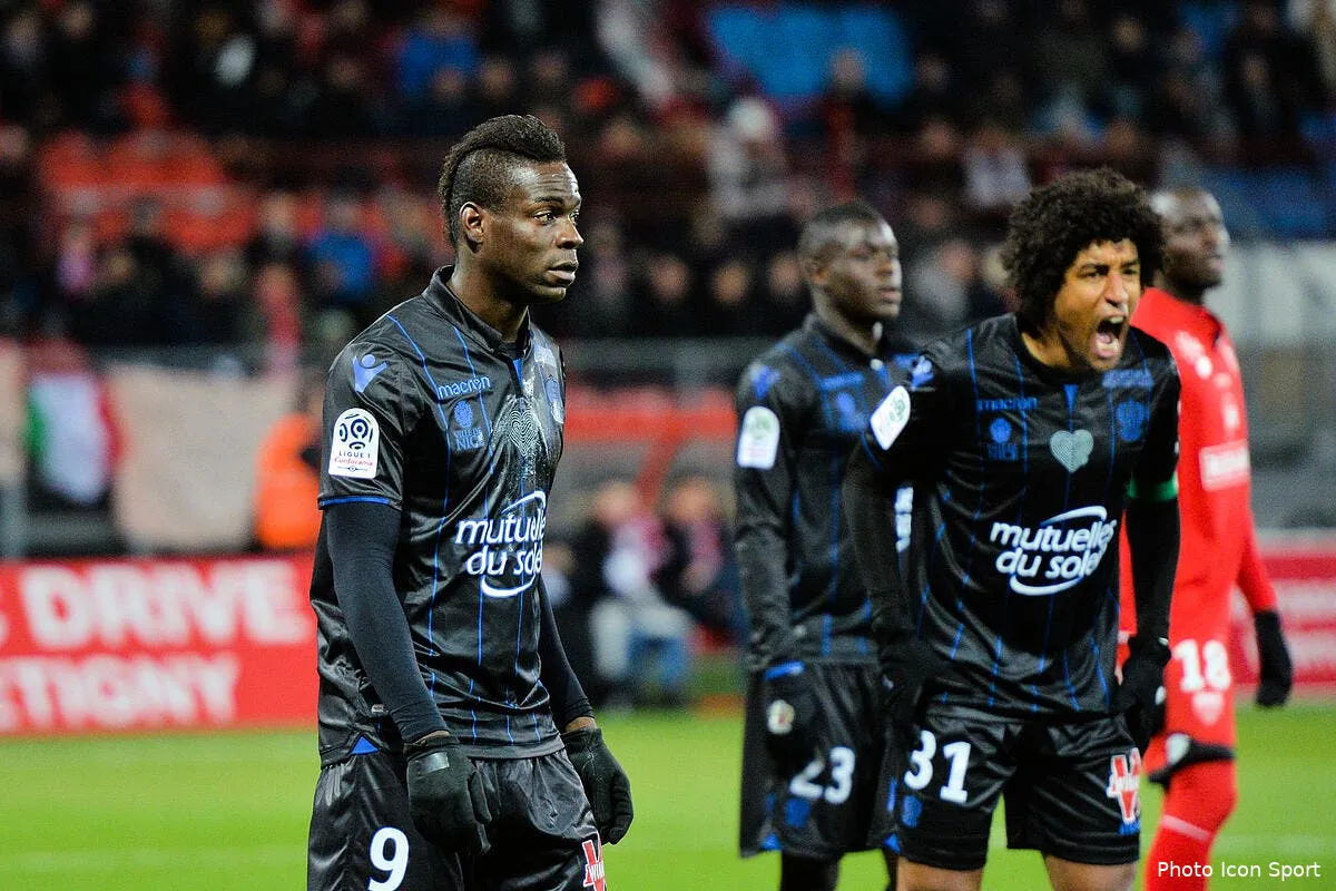 ogcn mario balotelli victime d insultes racistes a dijon iconsport icon poy 100218 01 02209621