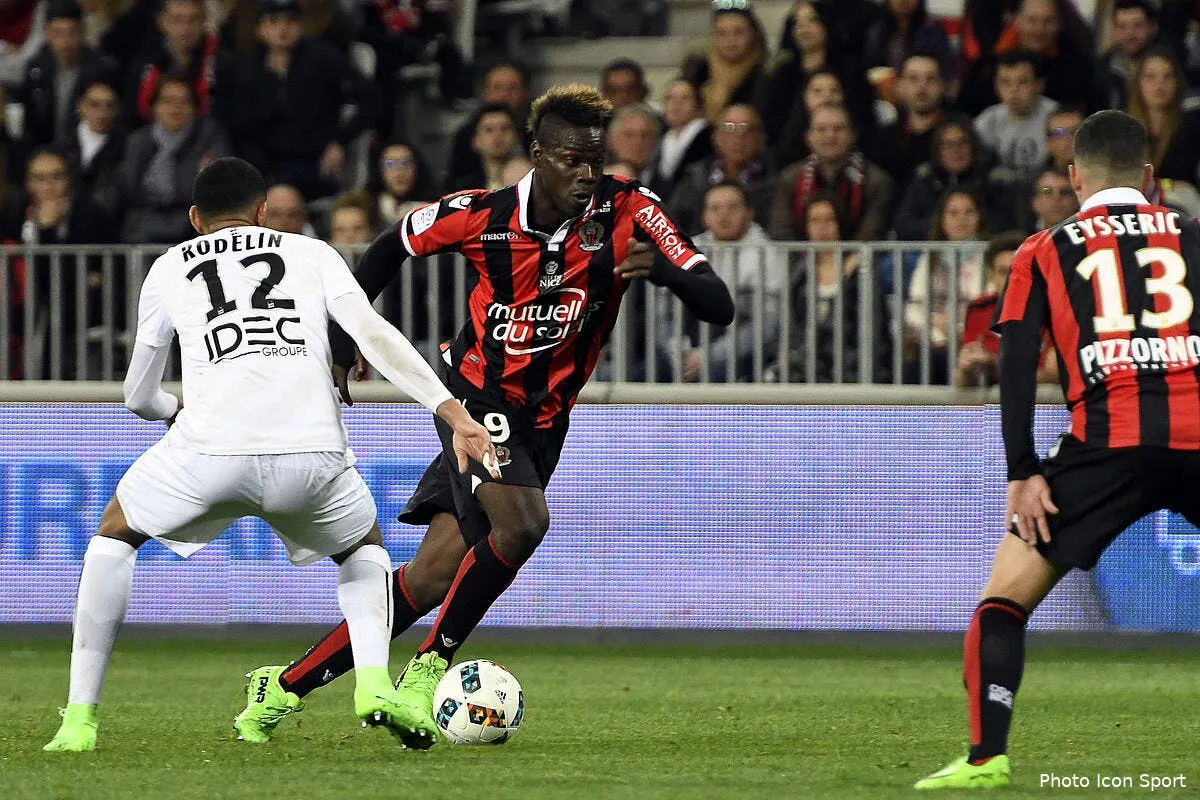 ogcn une bourde arbitrale qui coute un penalty peste rivere iconsport anp 100317 06 17173352