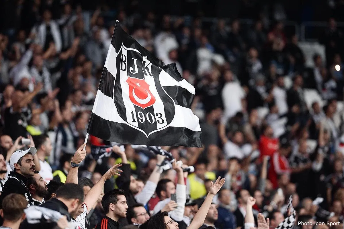 ol 15 000 supporters ont une place au parc ol iconsport ses 280916 23 34174784