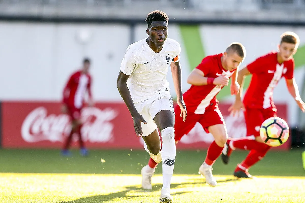 ol 4 matchs de l2 au compteur mais l ol craque pour lui icon nwp 311018 45 03241183