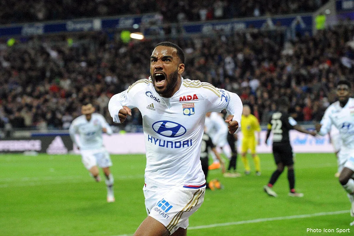 ol 40me et des bonus et lacazette signe au psg iconsport jpt 150416 28 19145158