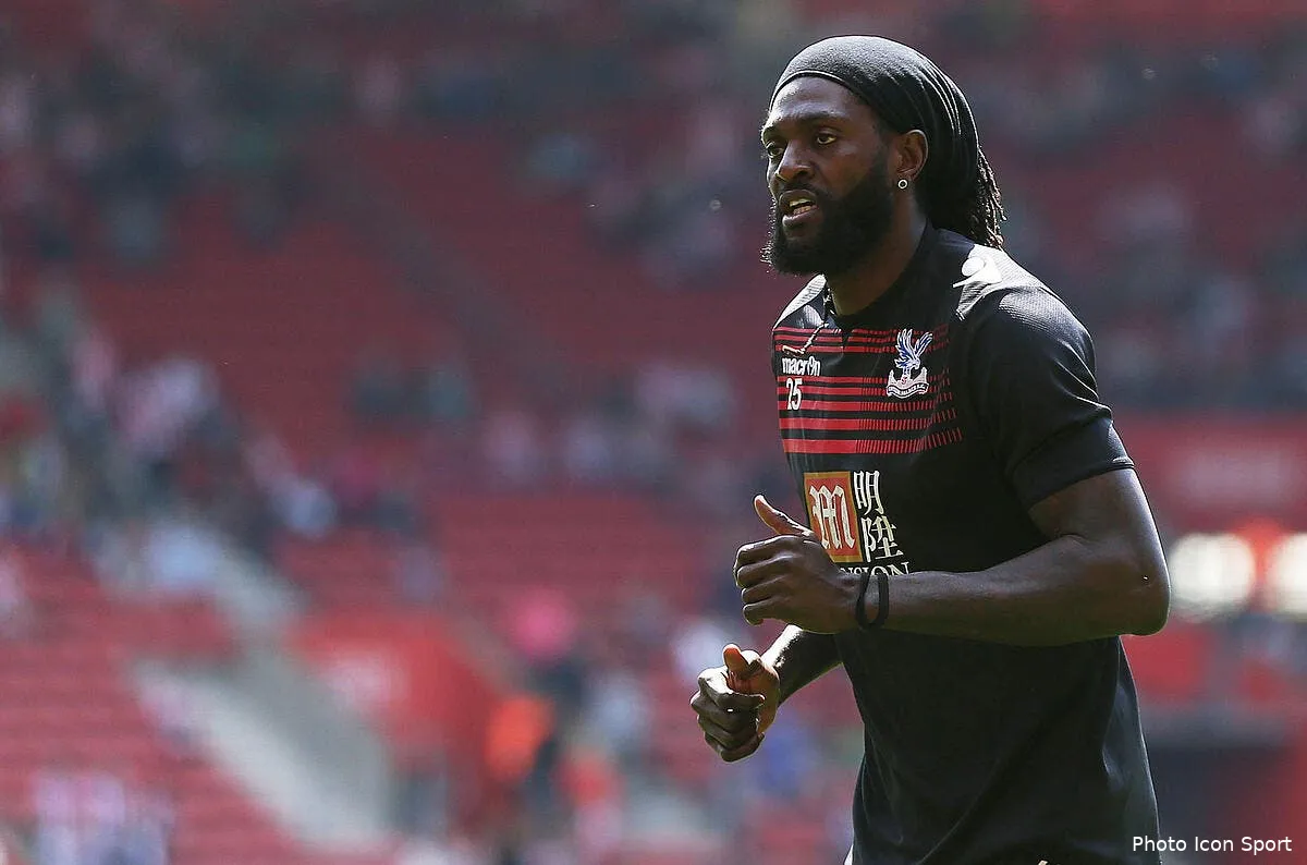 ol adebayor attendu jeudi a lyon iconsport bpi 150516 92 24155000