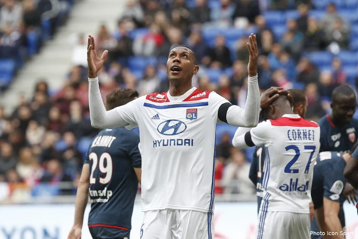 ol alerte rouge ce pilier est un grand danger a lyon icon bia 060419 45 10250061