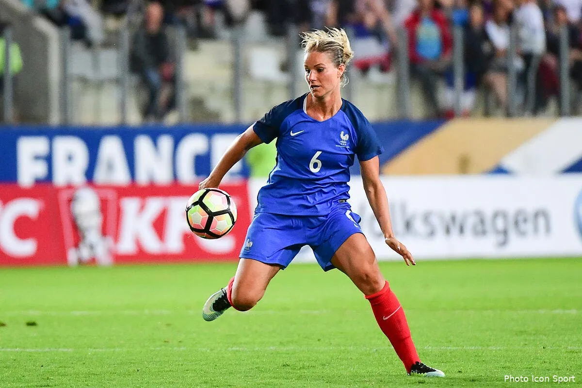 ol amandine henry revient a l ol jusqu en 2021 iconsport win 110717 01 10735194485