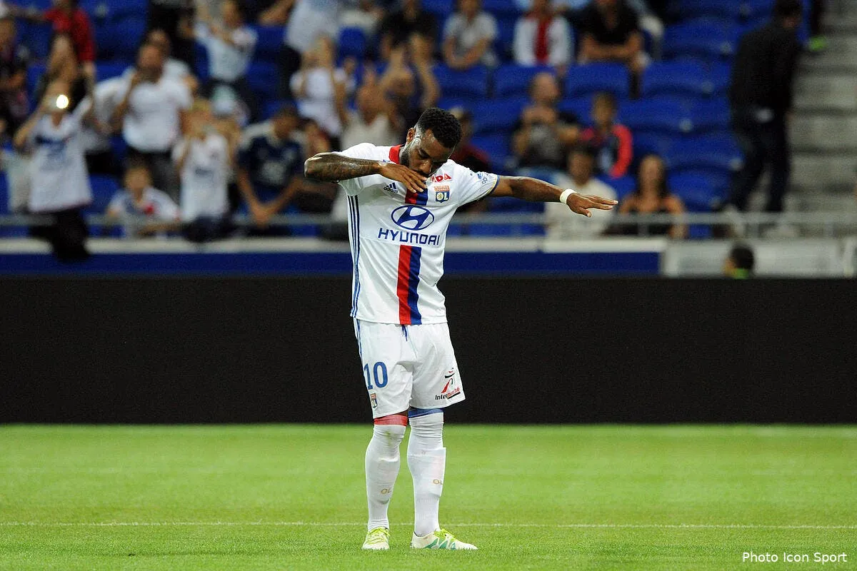 ol arsenal offre un budget illimite a wenger pour s offrir lacazette iconsport jpt 310716 53 110150768