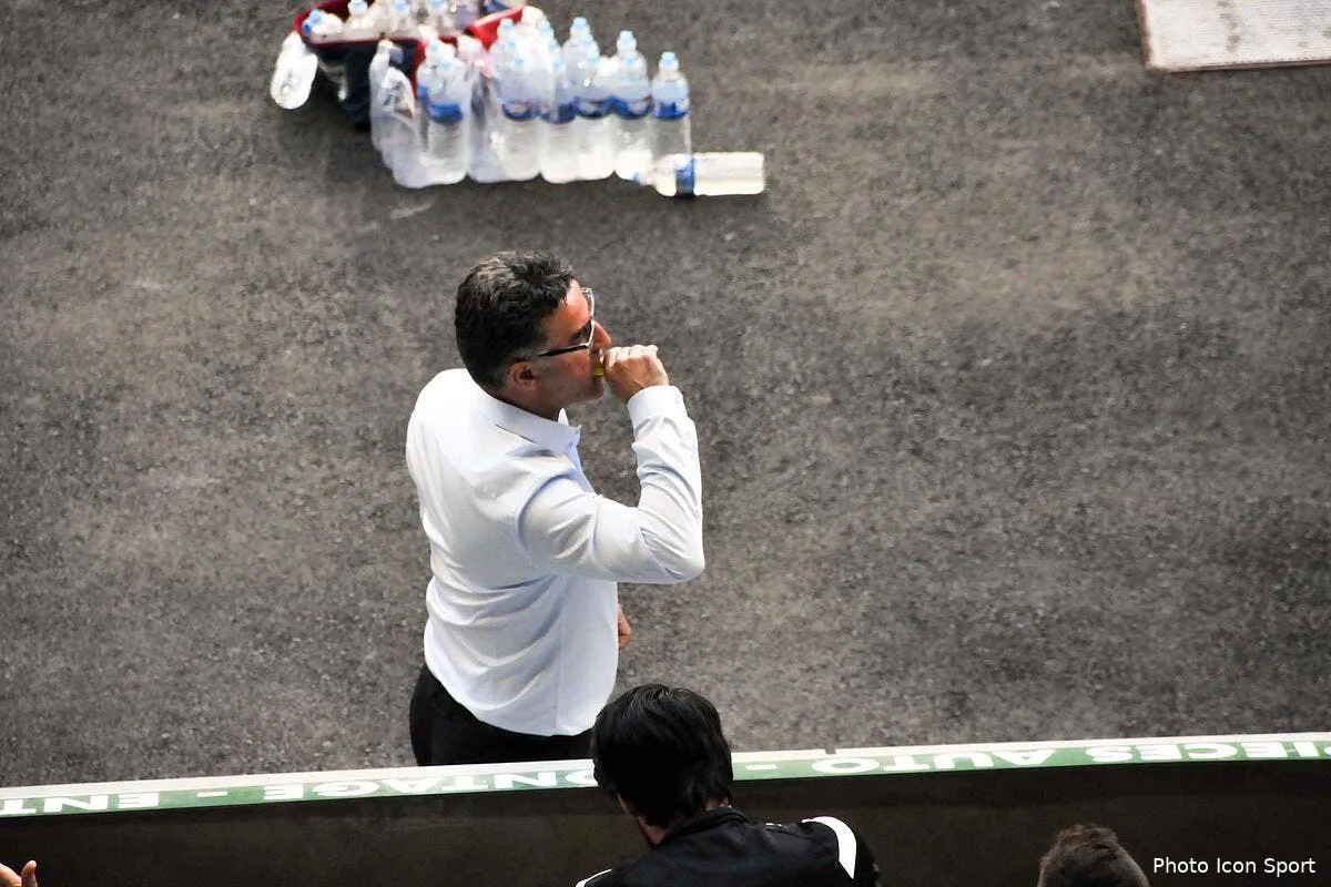 ol asse les entraineurs se chauffent gentiment iconsport ban 120415 08 01109171