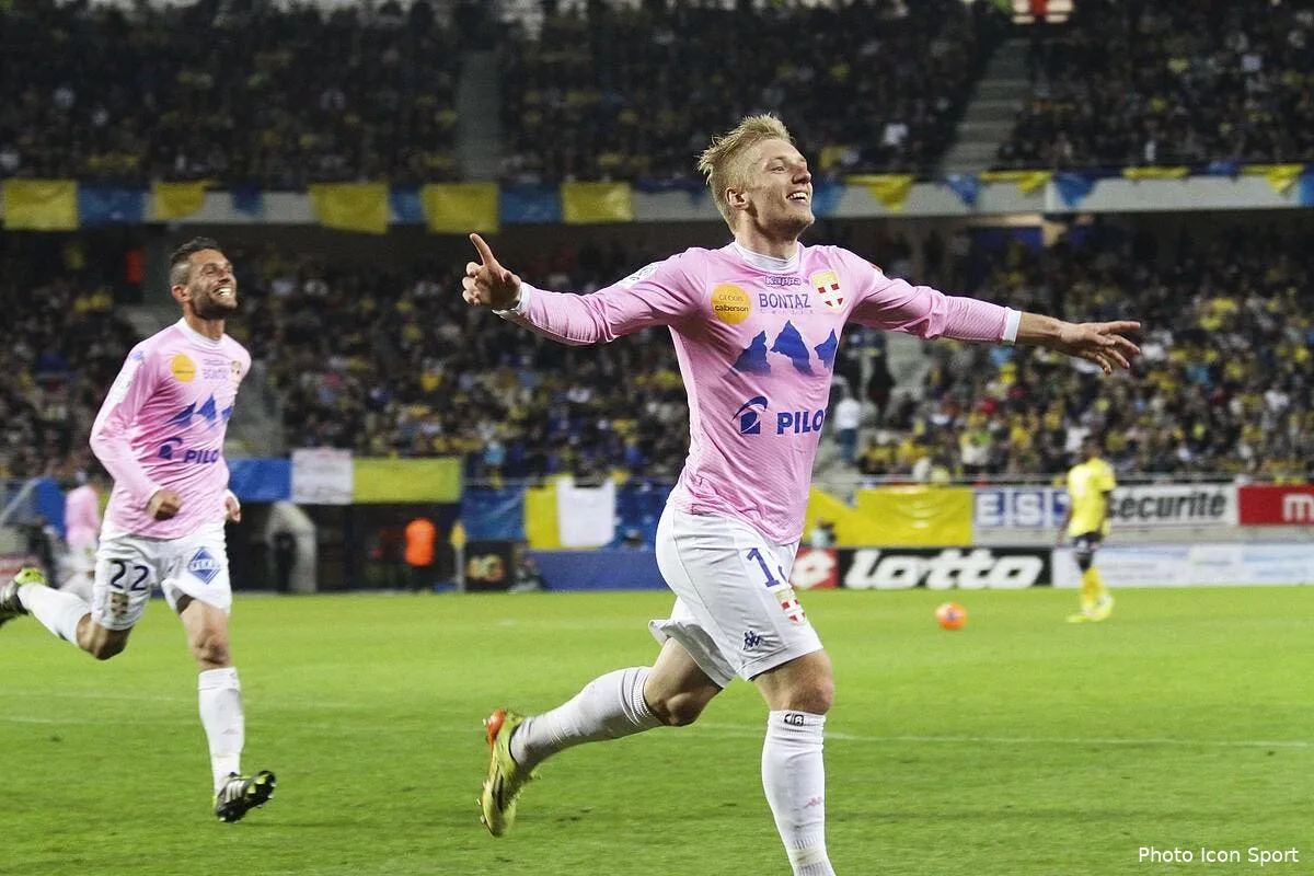 ol asse rennes la bonne pioche de l ete envoie un message iconsport con 170514 77 0384791