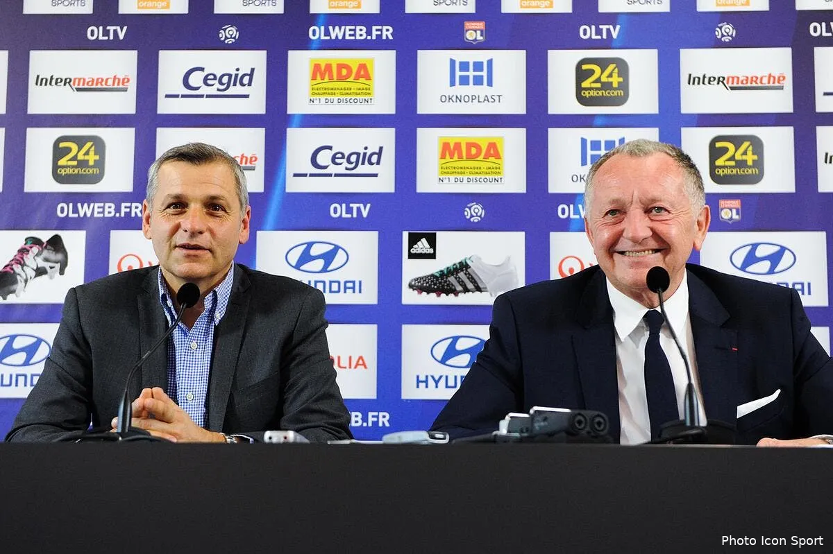 ol aulas et genesio unis contre les supporters a lyon icon jpt 281215 01 07219783