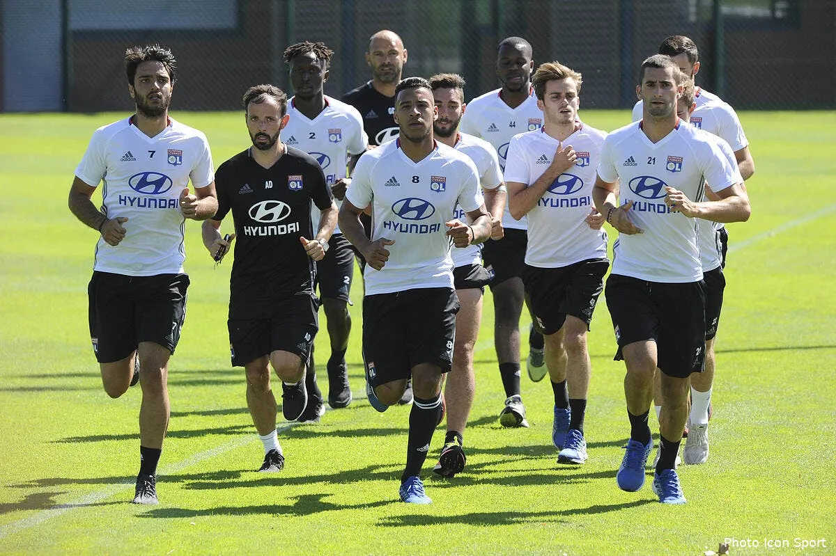 ol aulas et tolisso persistent naples s avoue vaincu ol 13147004