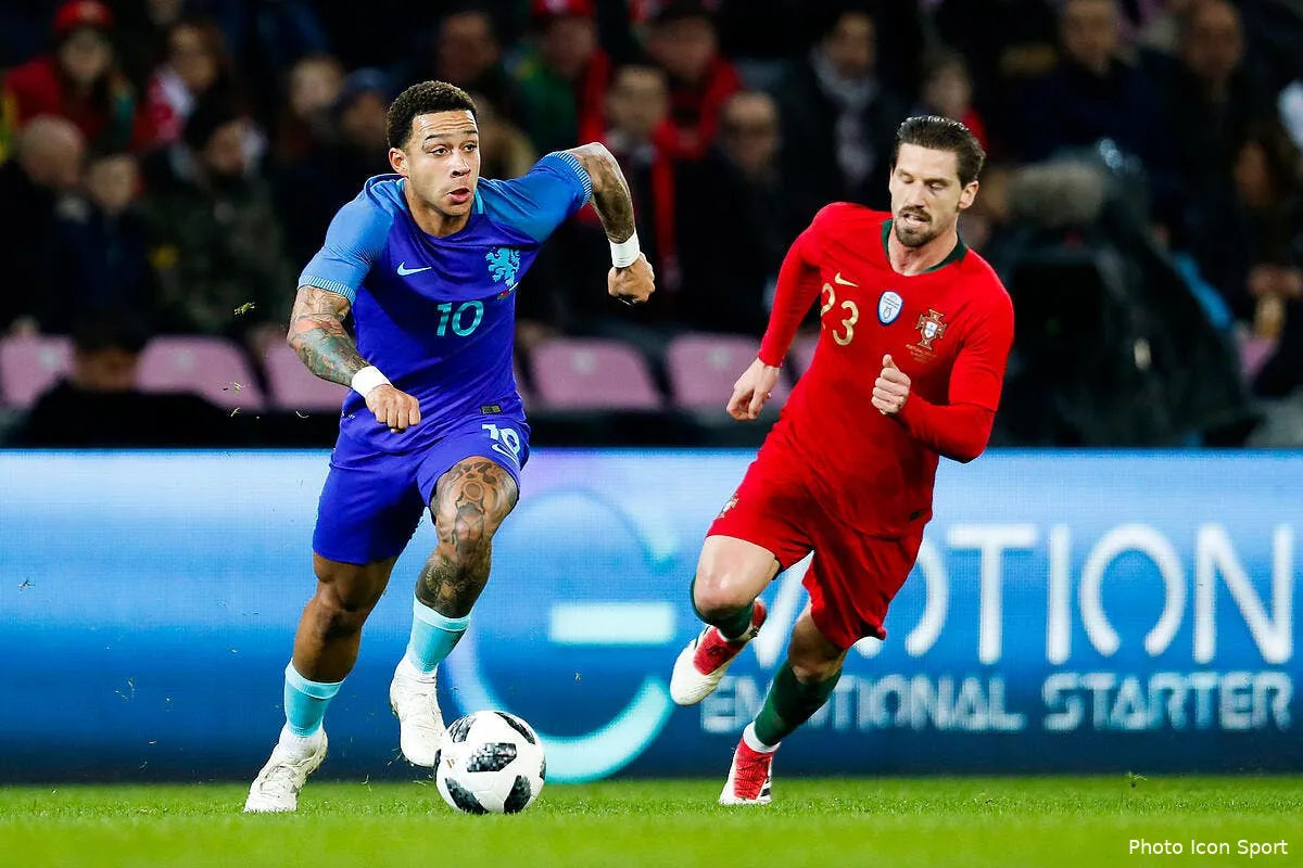 ol aulas montre les crocs dans le dossier memphis depay icon ora 260318 11 14214095