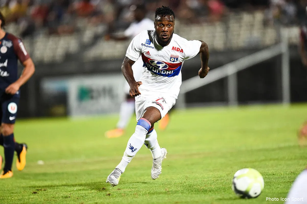 ol aulas scelle definitivement l avenir de cornet a lyon iconsport icon dim 300717 93 23191362