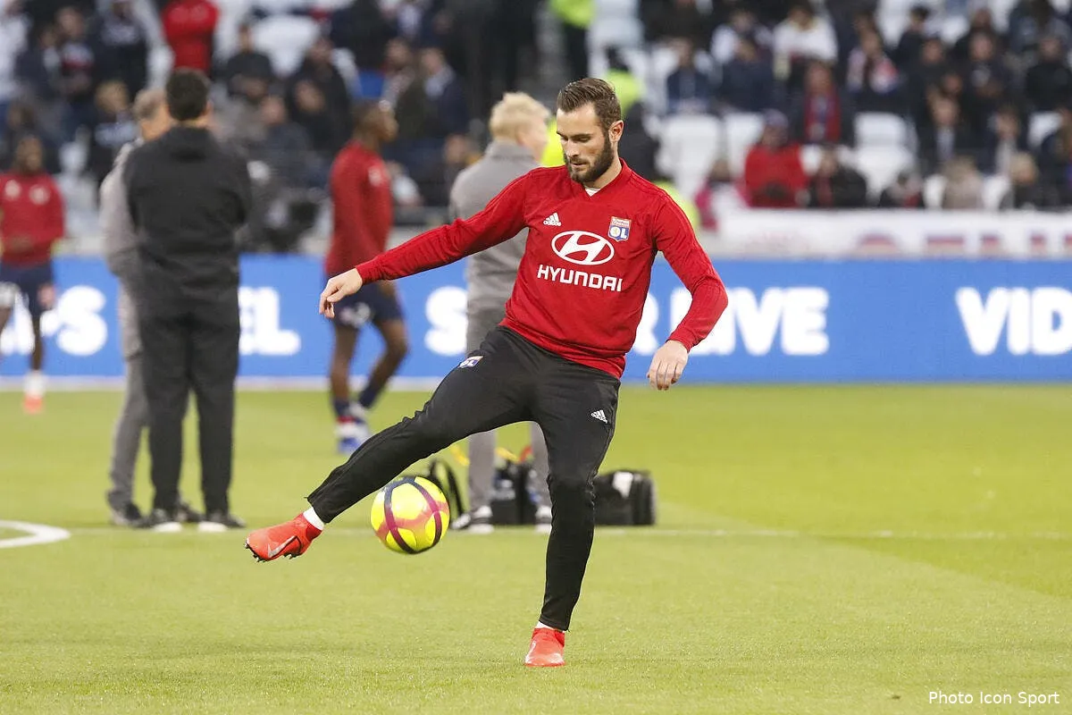 ol aulas voit venir everton avec l argent du psg il donne le tarif icon bia 050519 45 27259723