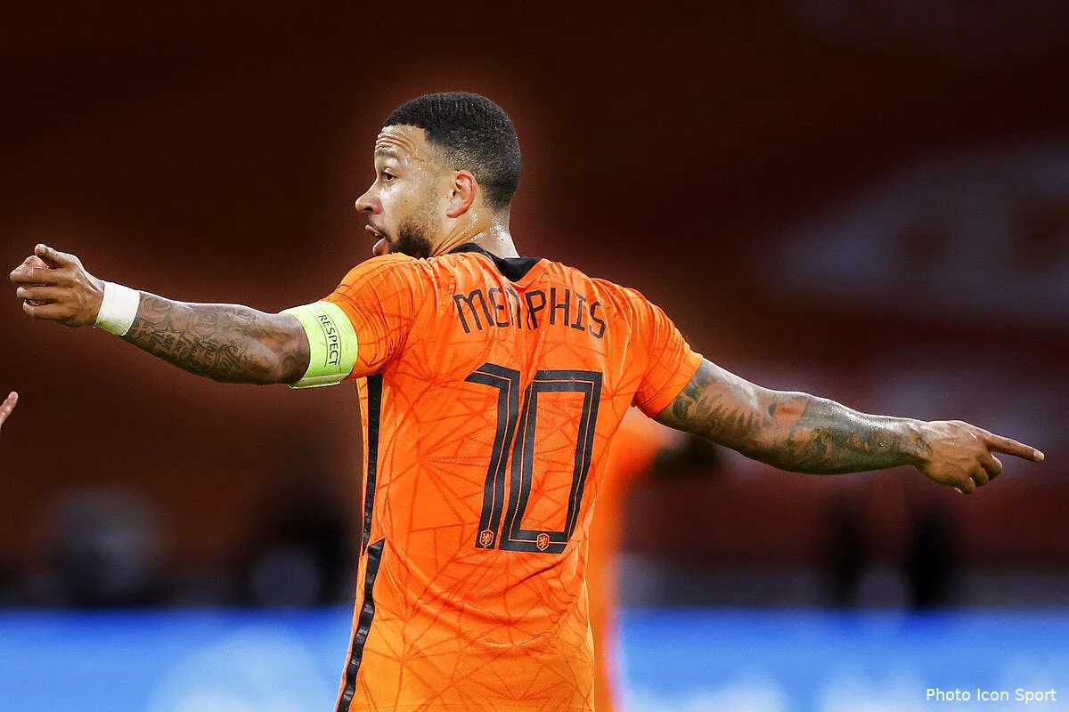 ol barcelone veut depay a prix discount a noel icon sipausa 31049690296625