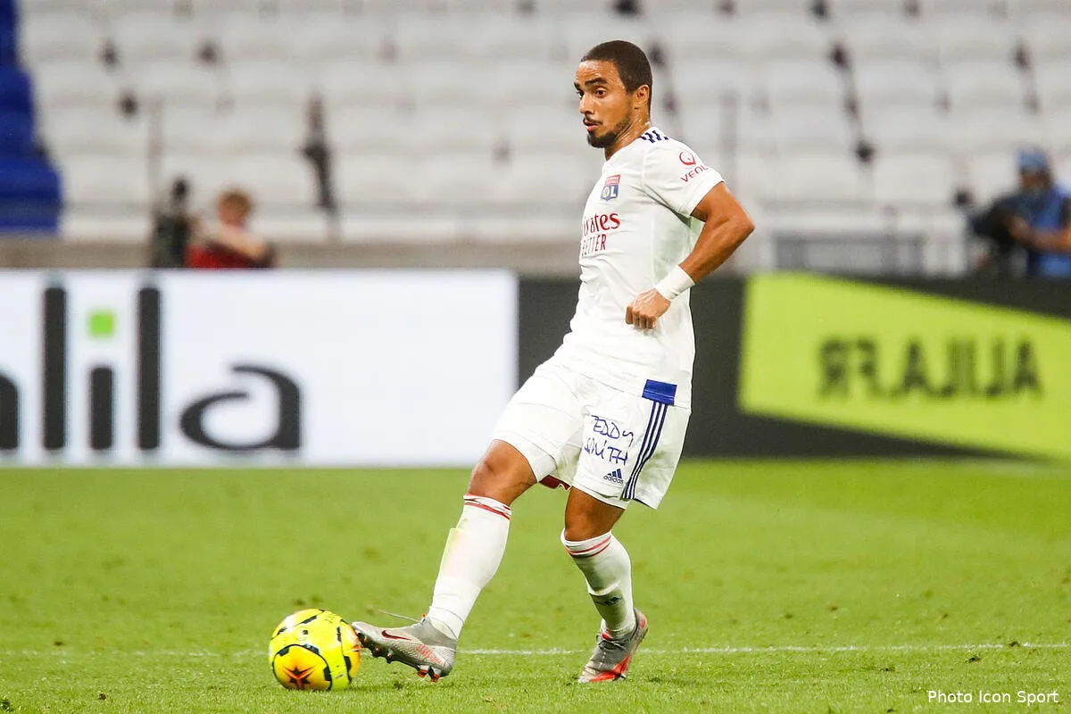 ol besiktas fauche la piste rafael aneantie icon 25i9514 copie290847