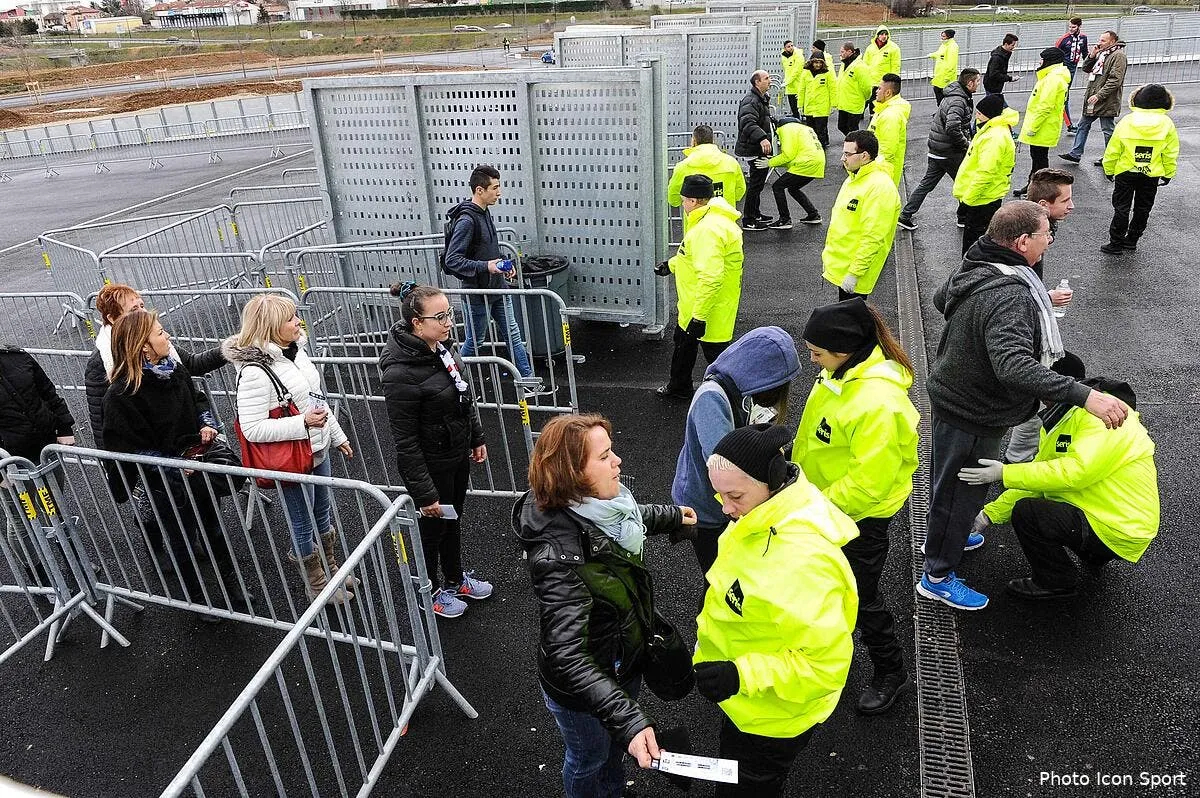 ol besiktas lyon alerte tout le monde la securite ne rigolera pas iconsport jpt 140216 100 28176354