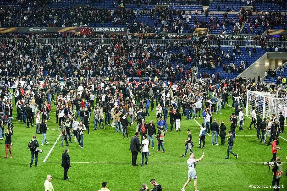 ol besiktats accuse et invite les supporters de lyon a istanbul iconsport ses 130417 10 08 1176878