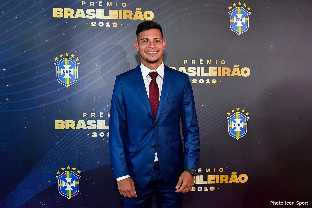 ol bruno guimaraes dans le top 15 des plus gros transferts au bresil icon agi20191209042276413