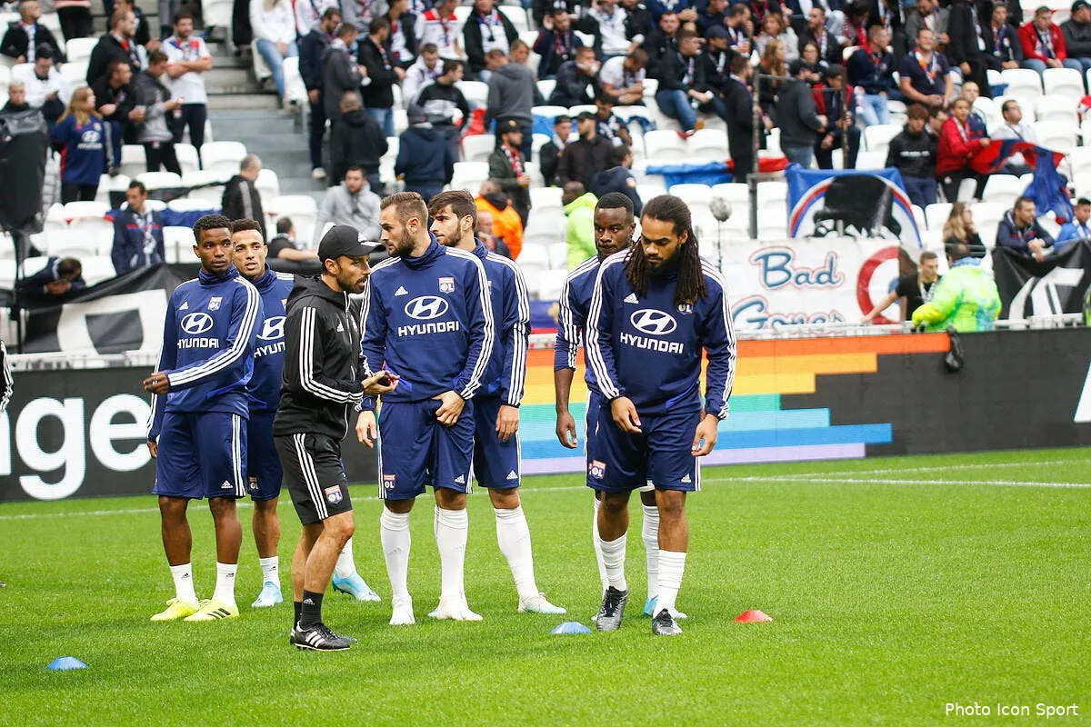 ol c est du vol lyon allait doubler tout le monde en l1 icon mg 8417283883