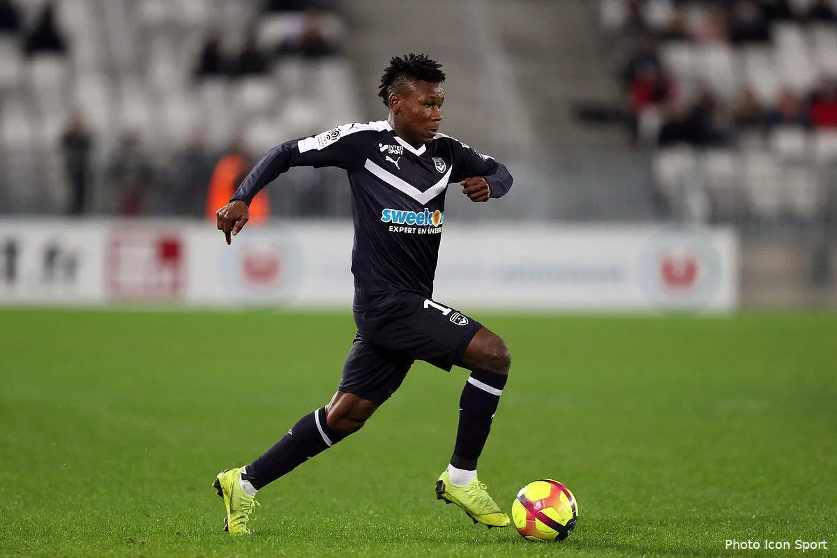 ol carton rouge pour kalu et riolo pense a fekir icon blo 200119 75 42244175