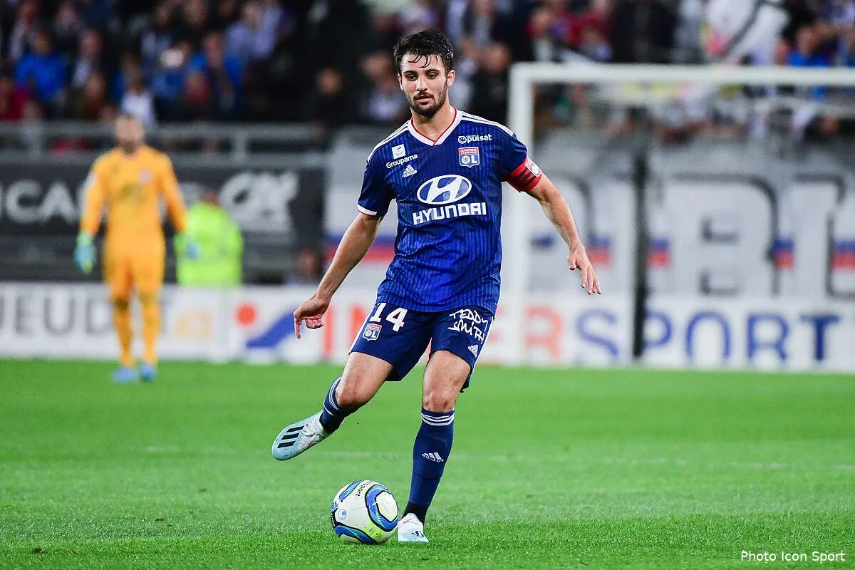 ol ce bug que sylvinho doit vite regler a lyon icon dib 130919 12 74264655