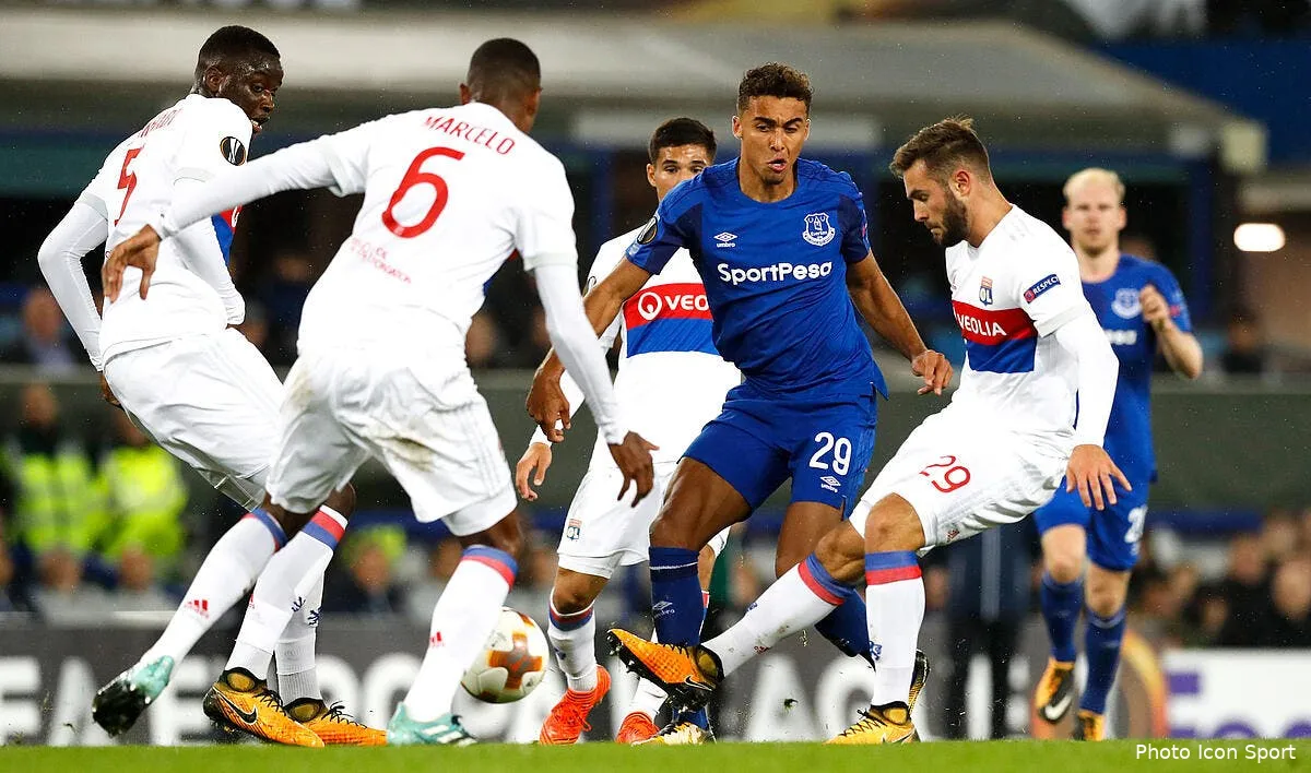 ol ce defenseur lyonnais propose au barca au mercato iconsport icon pa 33357448205187